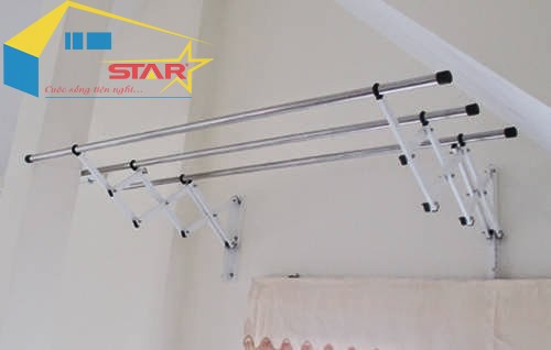 Giàn phơi thông minh, những kỷ lục thú vị về giàn phơi thông minh, Giàn phơi thông minh có thiết kế đẹp nhất, giàn phơi quần áo có mẫu mã đa dạng nhất, khả năng phơi đồ của giàn phơi thông minh, giàn phơi Hòa Phát Nếu như bạn đã chán nản với hình ảnh của những dây phơi cũ kĩ hay những chiếc giá phơi chỉ độc nhất có một vài mẫu mã nhưng đều mang vẻ thô cứng, chiếm diện tích, thì với giàn phơi thông minh sẽ khiến bạn phải "hoa" mắt, giữa một loạt các mẫu mã đẹp và hấp dẫn.