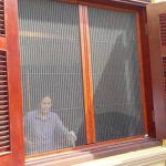 Lưới chống muỗi cửa sổ chung cư có giá trị gì?