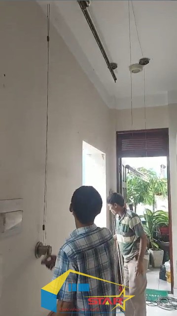 lắp đặt giàn phơi gắn trần, giàn phơi gắn trần, lắp đặt giàn phơi, Tuấn Vinh Shop,  lắp đặt giàn phơi thông minh, Lắp thanh phơi inox, Giàn phơi