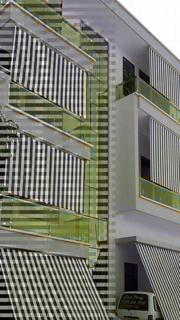 Bạt che nắng mưa tự cuốn, Bạt che nắng mưa tự cuốn Gò Vấp, Thi công bạt che nắng mưa TP.HCM, Lắp đặt bạt tự cuốn ban công, Tuấn Vinh Shop bạt che nắng mưa, Bạt che ban công nhà cao tầng