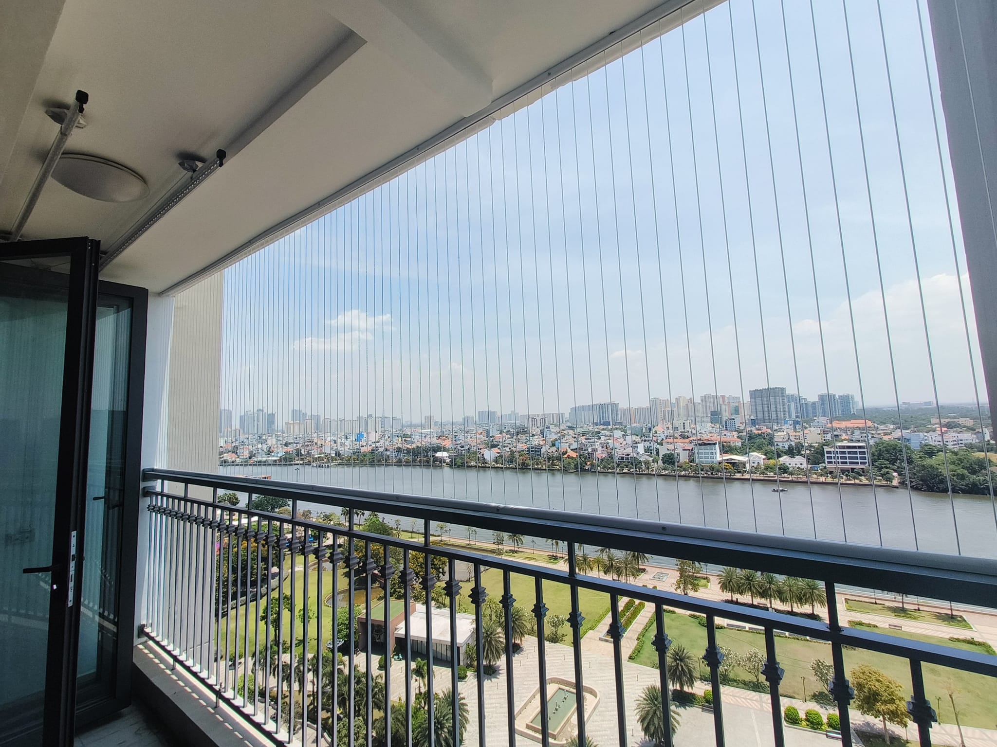 lưới an toàn ban công, tự lắp lưới an toàn, thi công lưới an toàn chung cư, báo giá lưới an toàn inox, Tuấn Vinh Shop lưới an toàn, lắp lưới an toàn TP.HCM