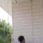 Đừng để ban công bề bộn vì giàn phơi truyền thống!
