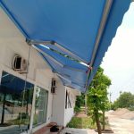 Bạt mái hiên tự cuốn: Giải pháp cho quán Cafe và Shop kinh doanh